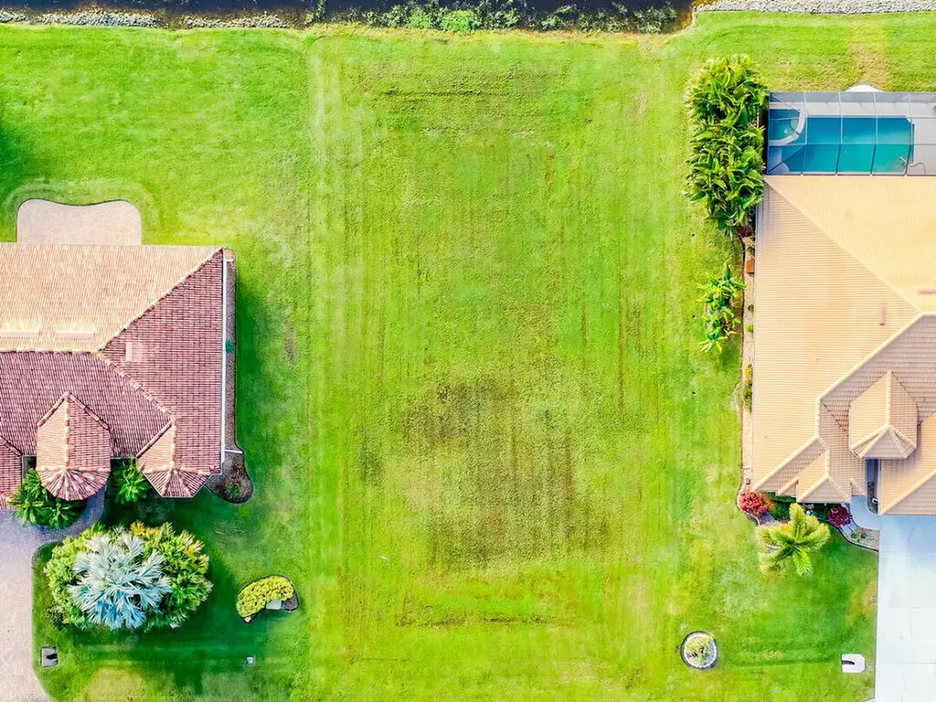 18499 Royal Hammock Naples FL 34114