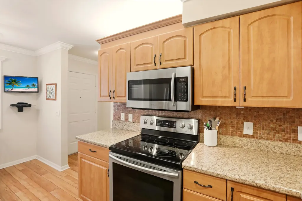 289 Robin Hood Circle Naples FL 34104