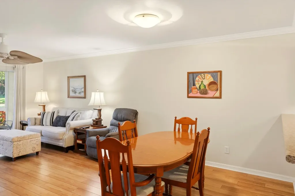 289 Robin Hood Circle Naples FL 34104