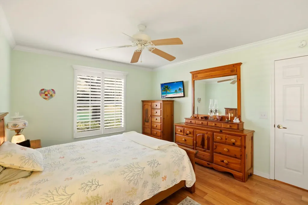 289 Robin Hood Circle Naples FL 34104