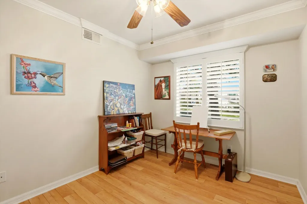 289 Robin Hood Circle Naples FL 34104