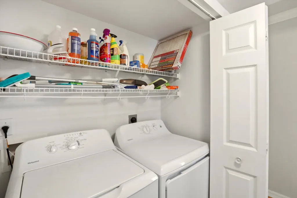 289 Robin Hood Circle Naples FL 34104