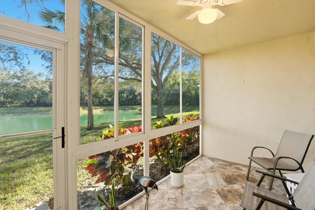 289 Robin Hood Circle Naples FL 34104