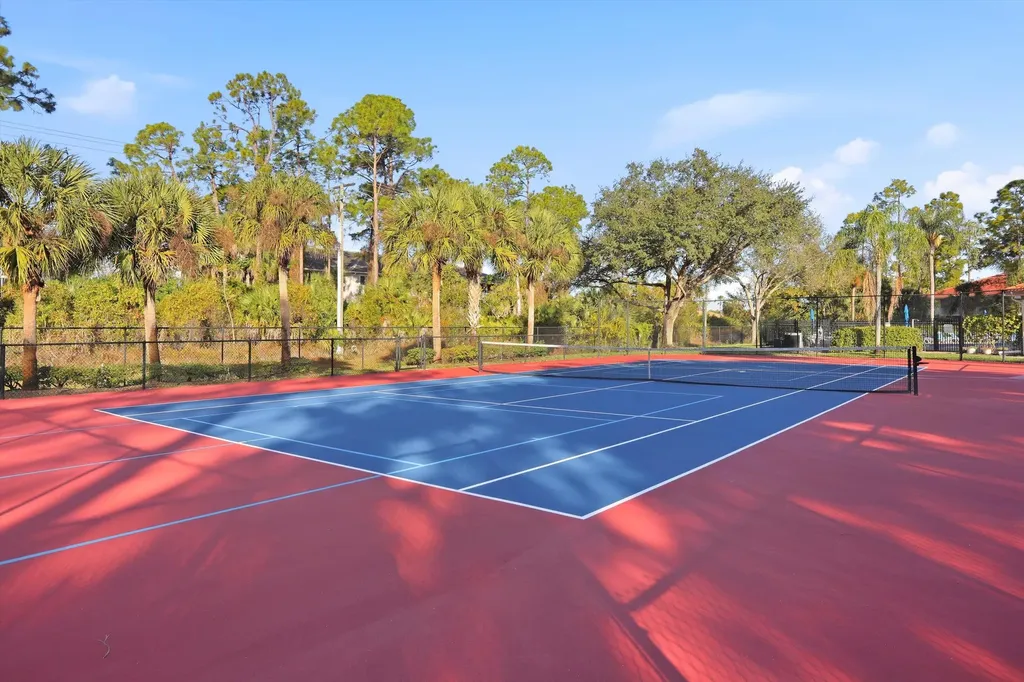 289 Robin Hood Circle Naples FL 34104