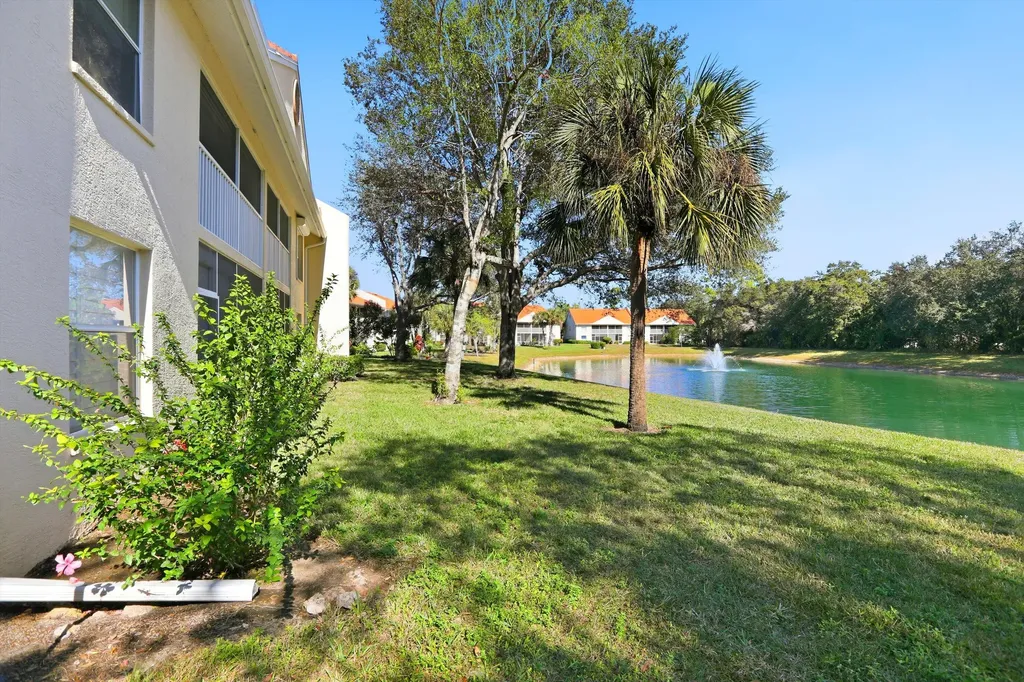 289 Robin Hood Circle Naples FL 34104