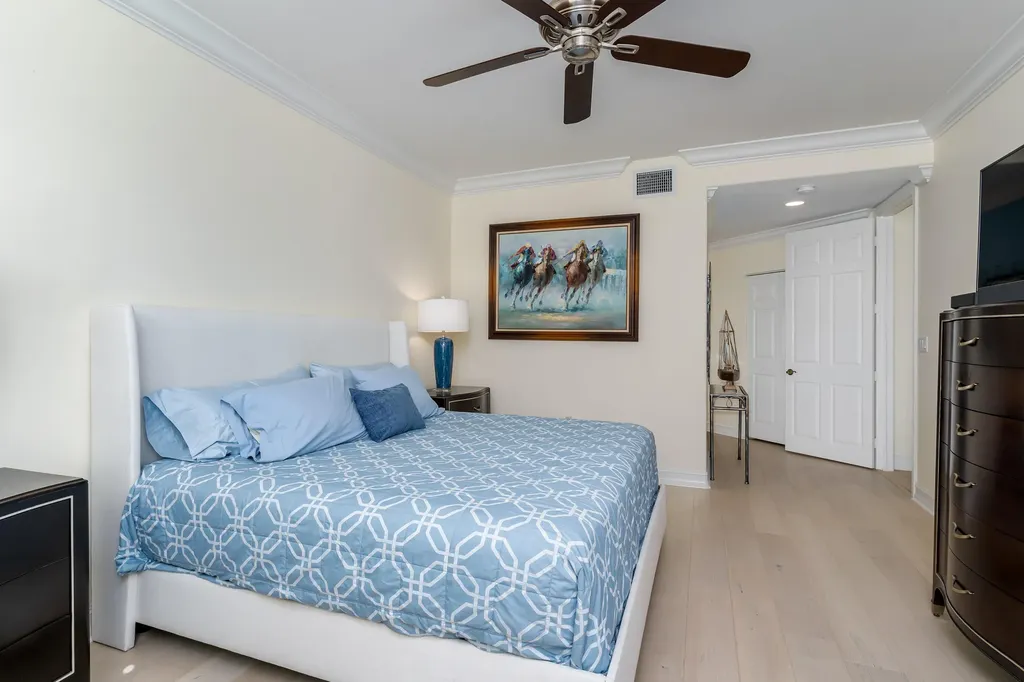 1281 Rialto Way Naples FL 34114