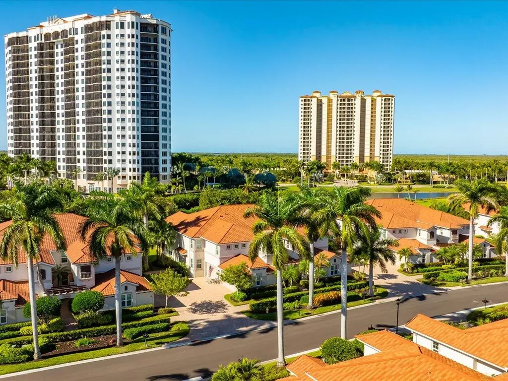 1281 Rialto Way Naples FL 34114