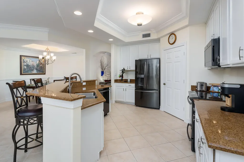 1281 Rialto Way Naples FL 34114