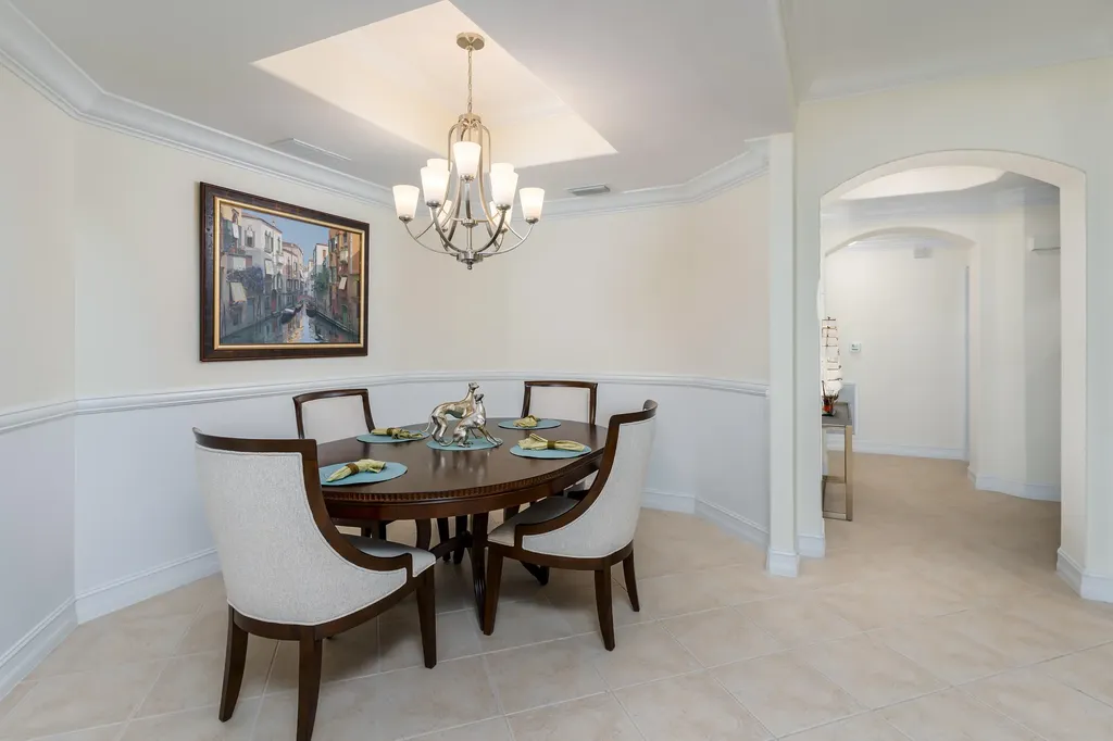 1281 Rialto Way Naples FL 34114