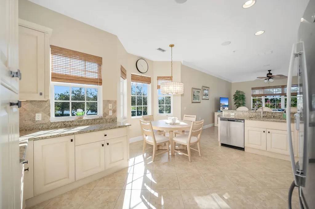 3710 Montreux Lane Naples FL 34114