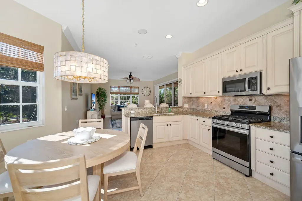 3710 Montreux Lane Naples FL 34114