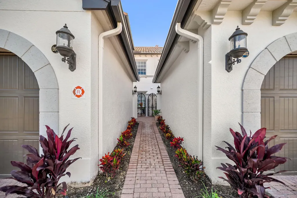 3710 Montreux Lane Naples FL 34114