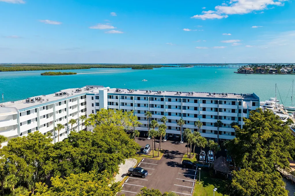 1085 Bald Eagle Marco Island FL 34145