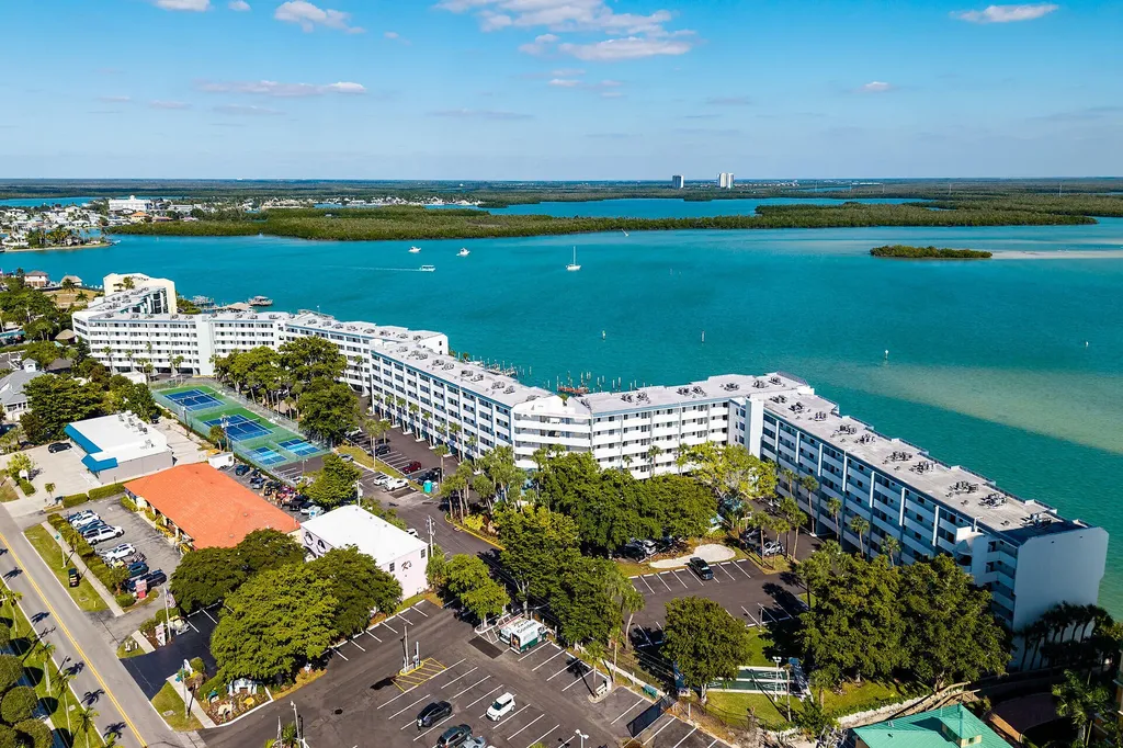 1085 Bald Eagle Marco Island FL 34145