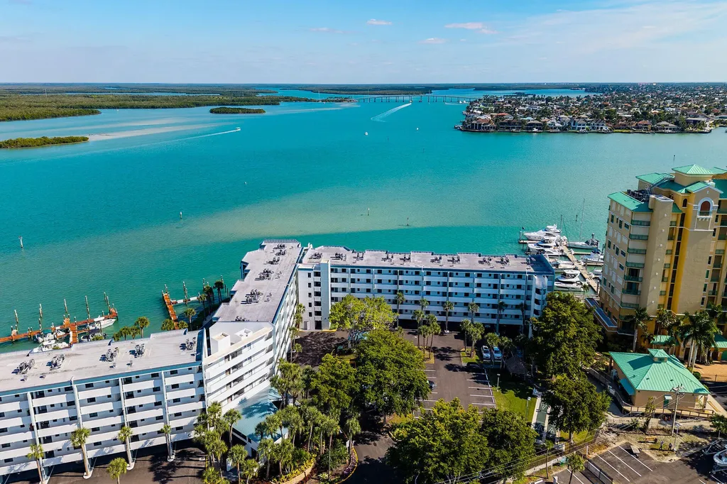 1085 Bald Eagle Marco Island FL 34145