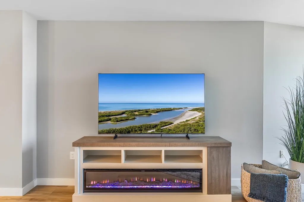 440 Seaview Court Marco Island FL 34145