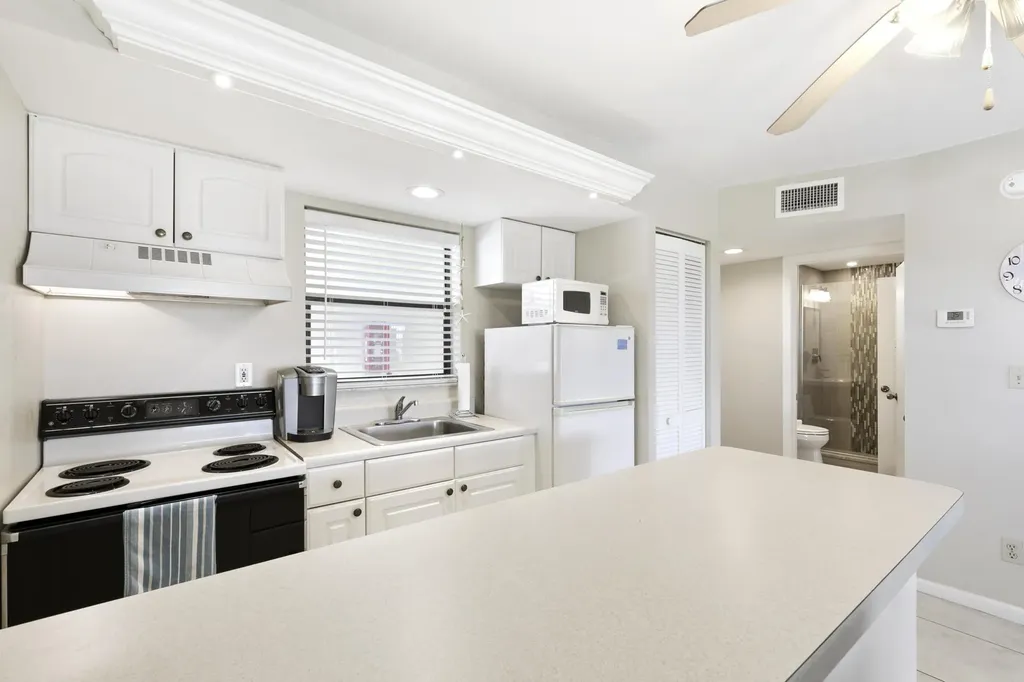 1024 Anglers Cove Marco Island FL 34145