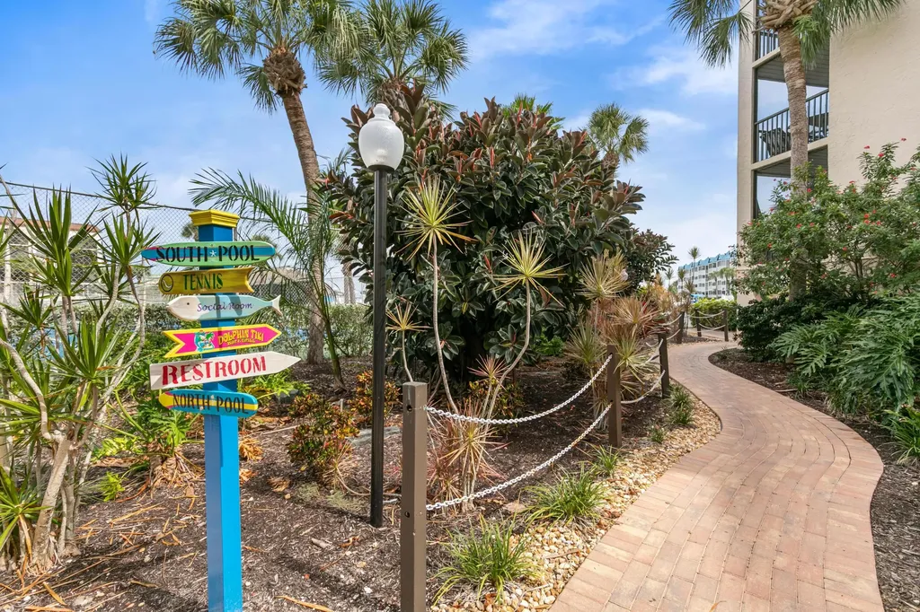 1024 Anglers Cove Marco Island FL 34145