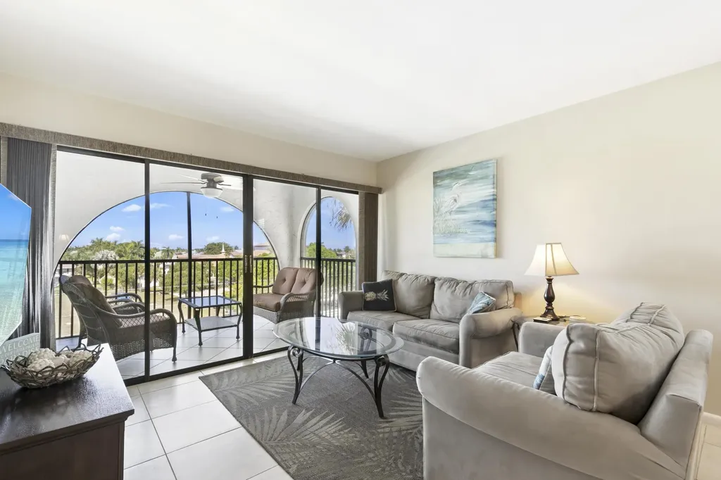 1024 Anglers Cove Marco Island FL 34145