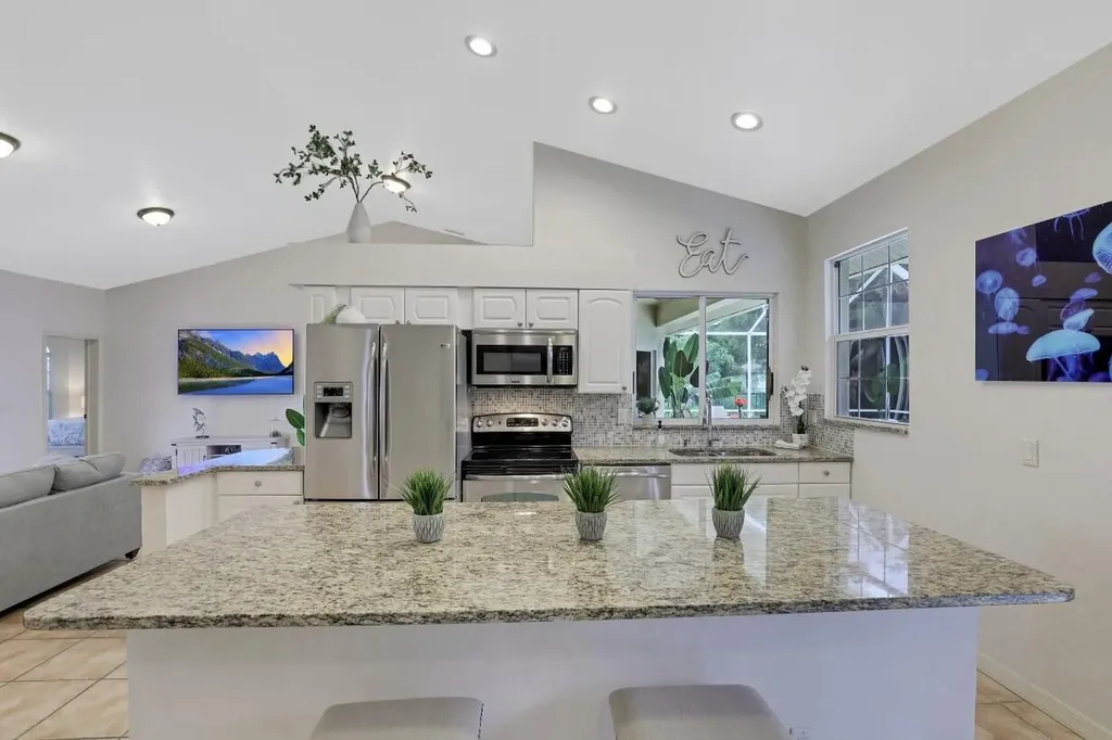 363 Columbus Way Marco Island FL 34145