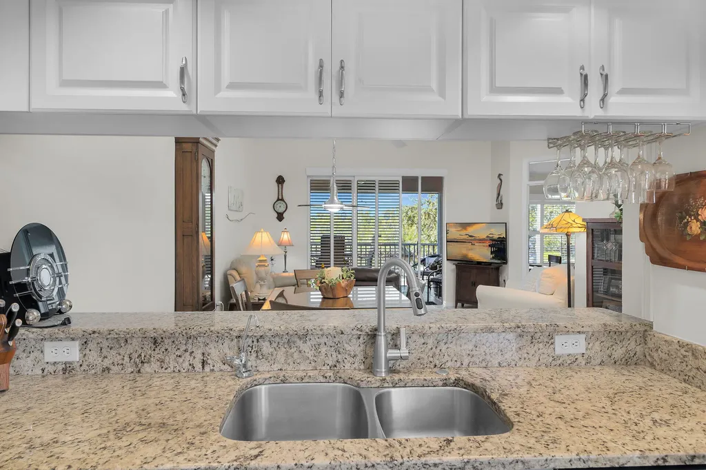 278 Newport Drive Naples FL 34114