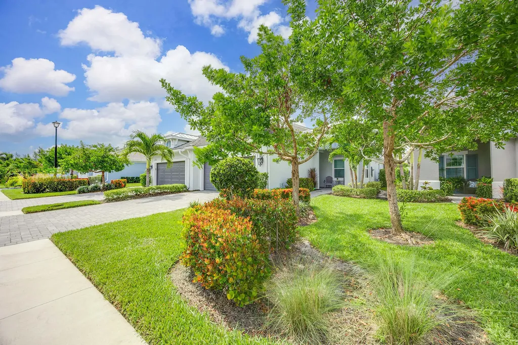 2303 Marquesa Circle Naples FL 34112