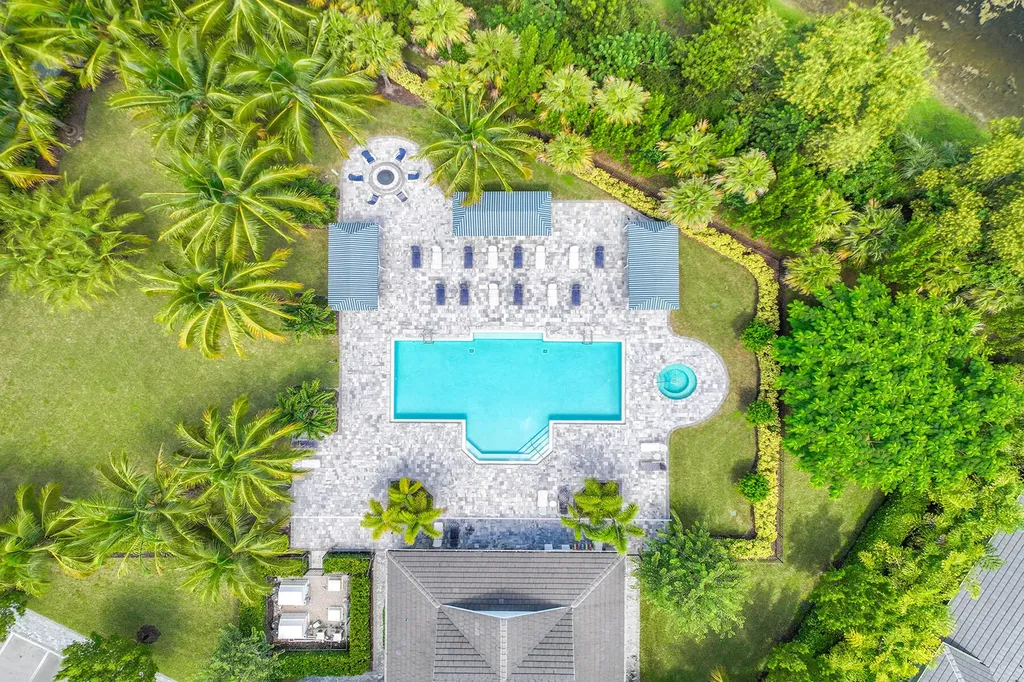 2303 Marquesa Circle Naples FL 34112