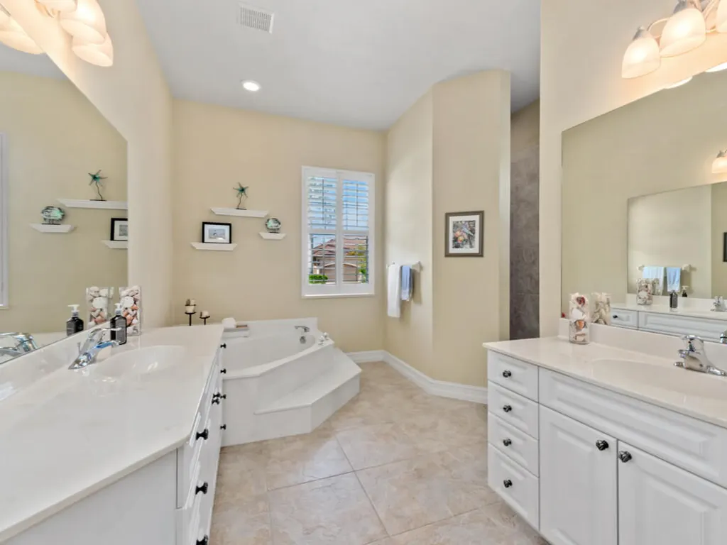 1641 Villa Court Marco Island FL 34145