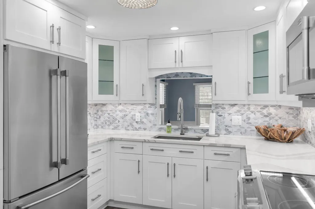 639 Palm Avenue Goodland FL 34140