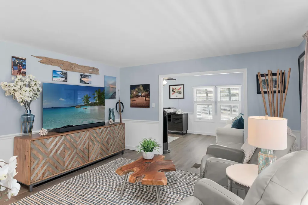 639 Palm Avenue Goodland FL 34140