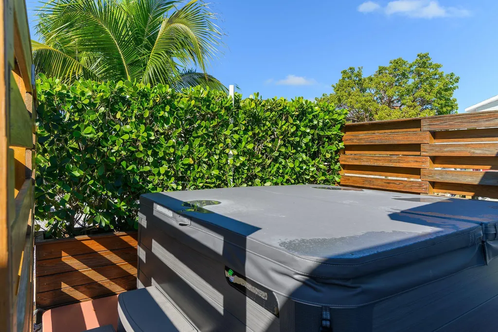 639 Palm Avenue Goodland FL 34140