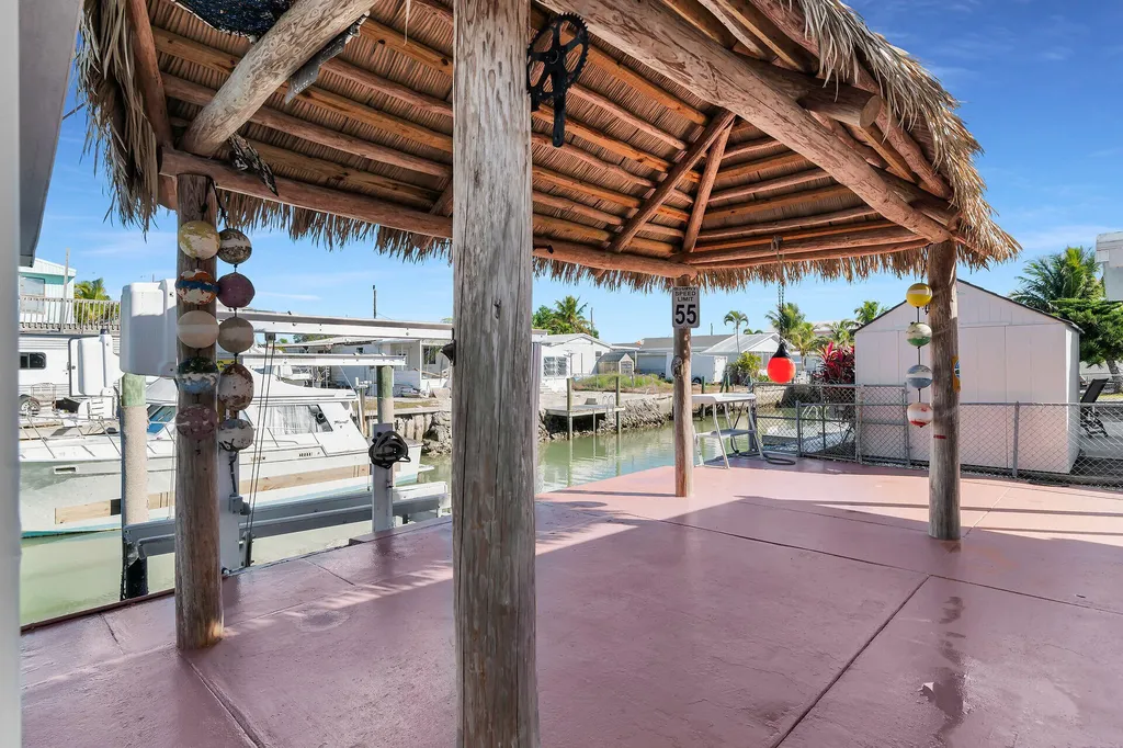 639 Palm Avenue Goodland FL 34140