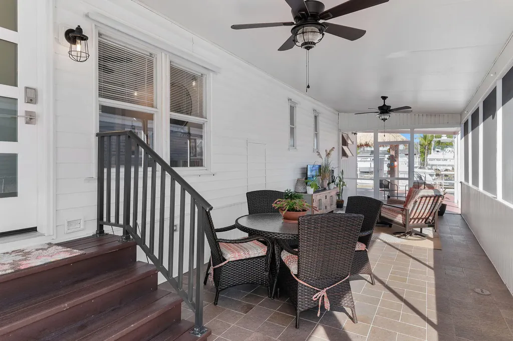 639 Palm Avenue Goodland FL 34140