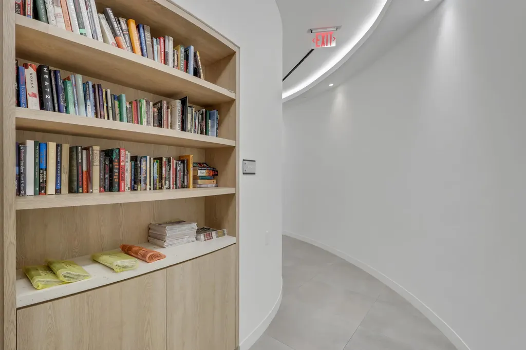 260 Seaview Court Marco Island FL 34145