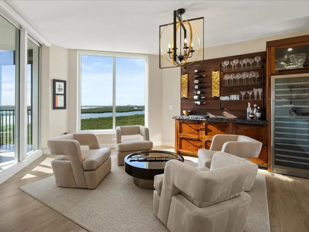 1050 Borghese Naples FL 34114