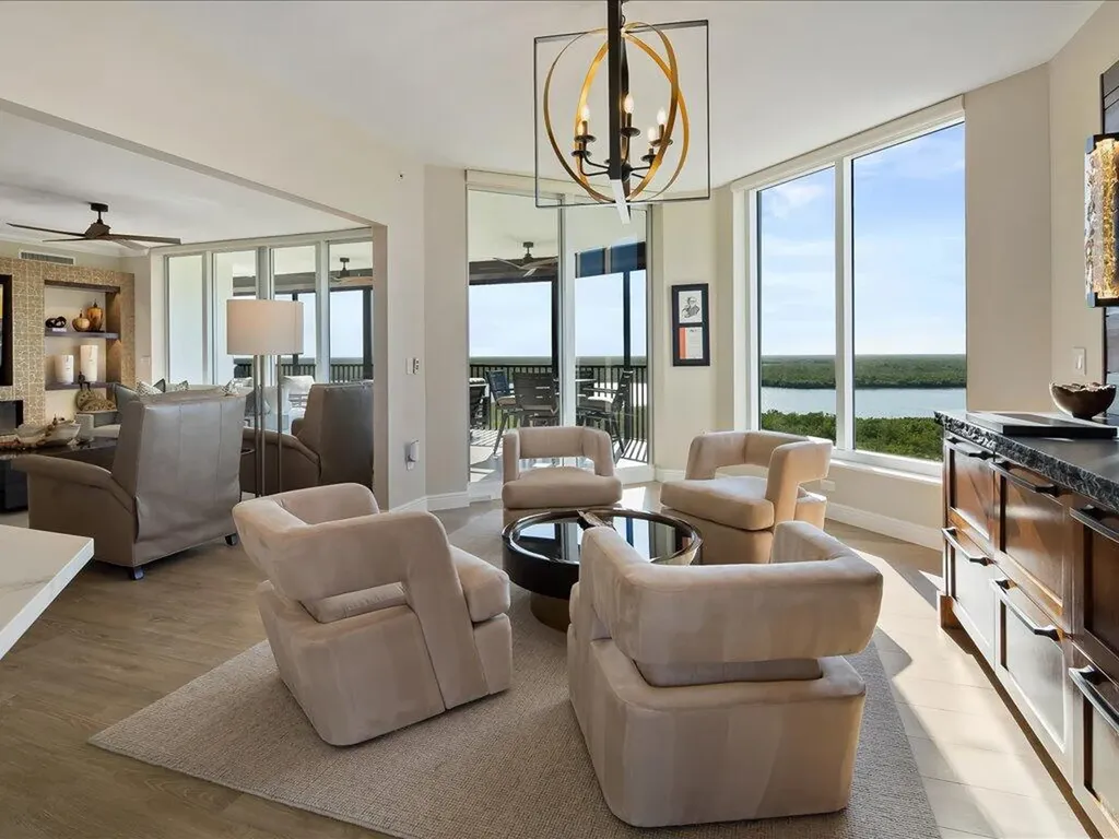 1050 Borghese Naples FL 34114