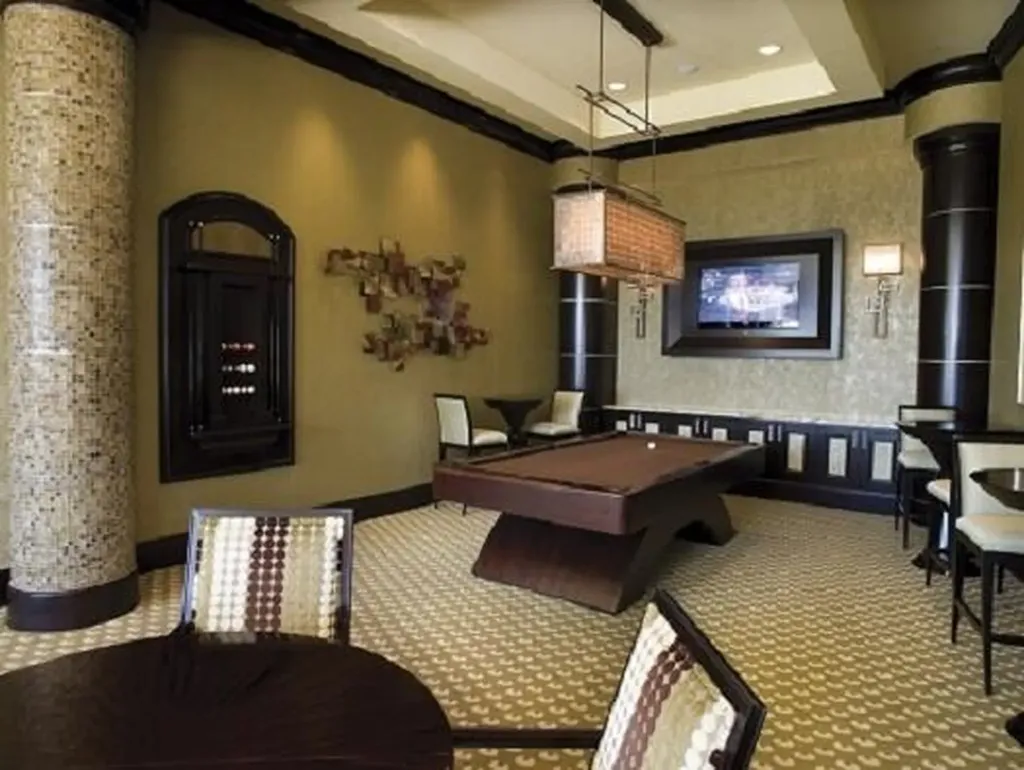 1050 Borghese Naples FL 34114