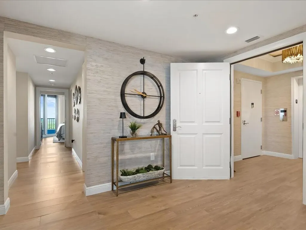 1050 Borghese Naples FL 34114