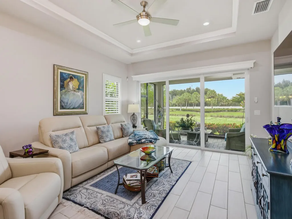 8947 St Lucia Drive Naples FL 34114