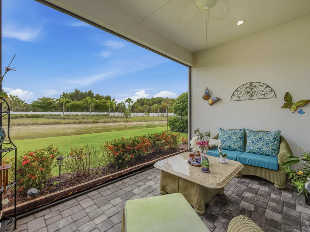 8947 St Lucia Drive Naples FL 34114