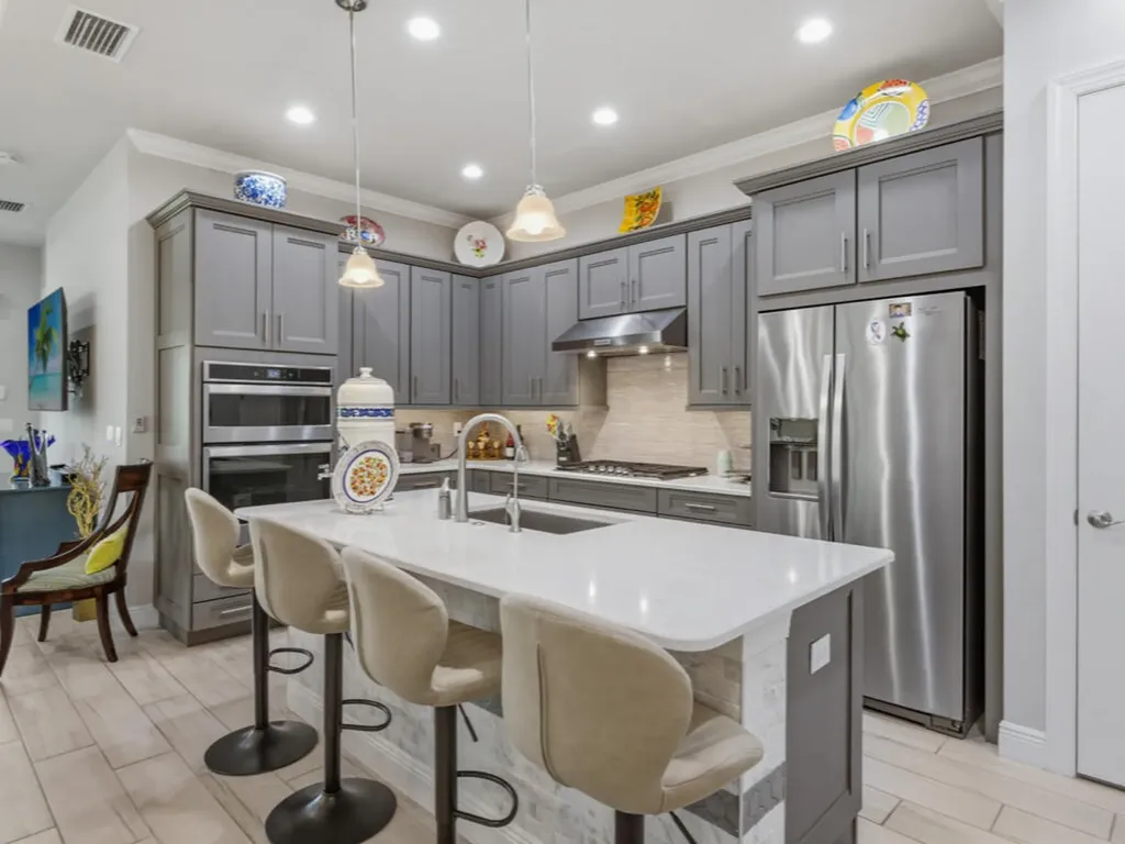 8947 St Lucia Drive Naples FL 34114