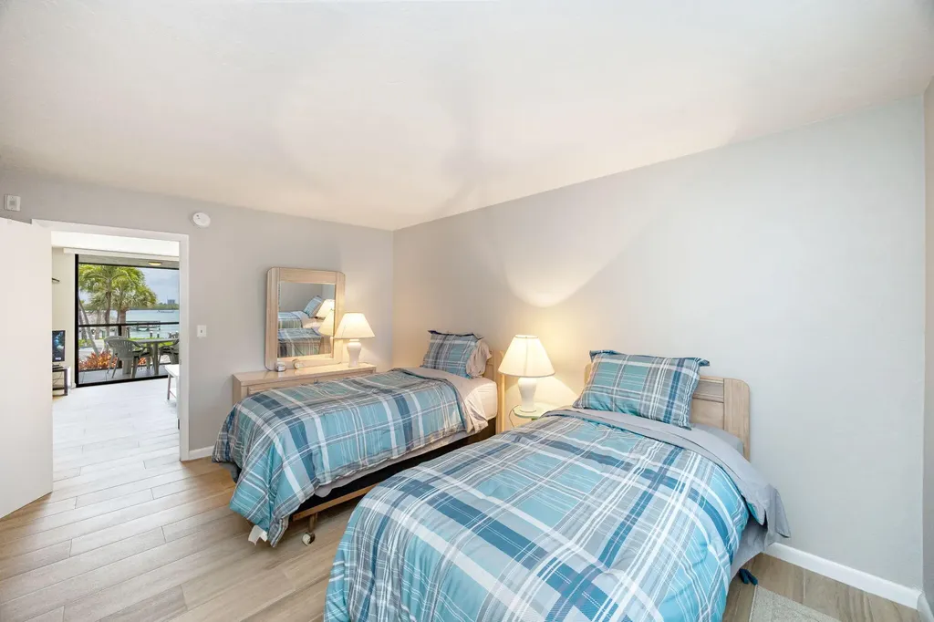1085 Bald Eagle Drive Marco Island FL 34145