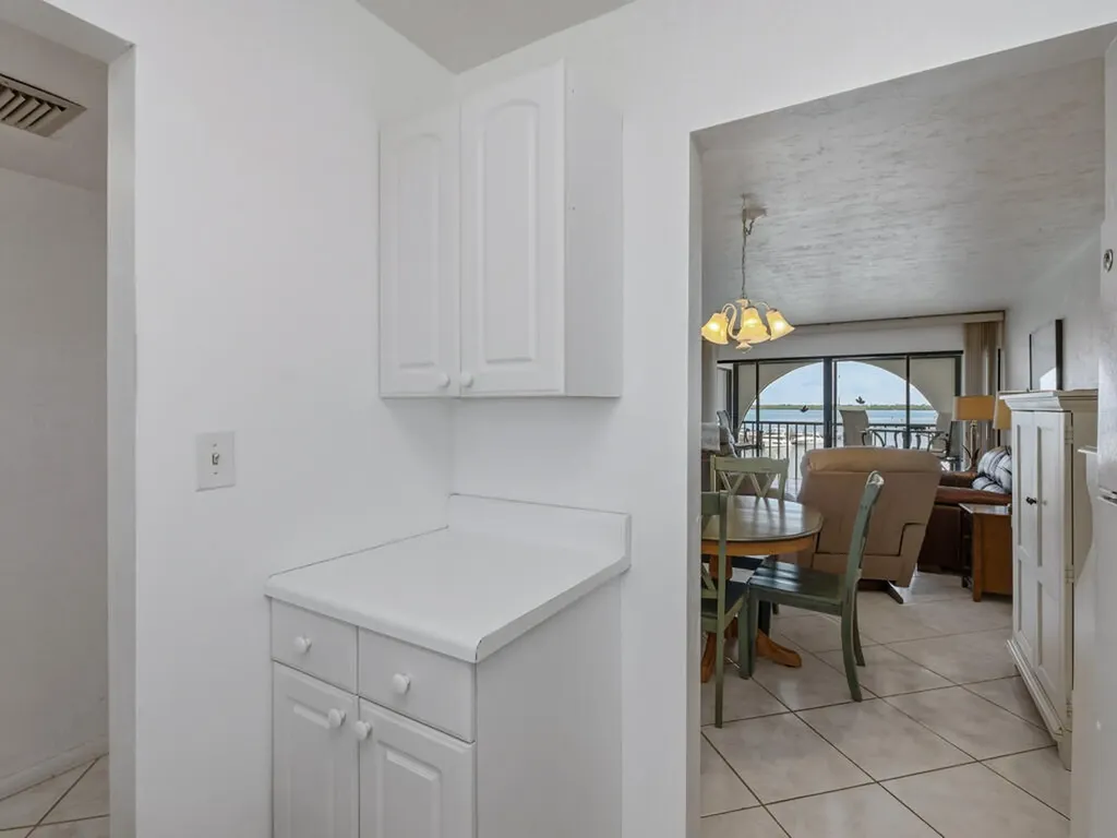 1003 Anglers Marco Island FL 34145