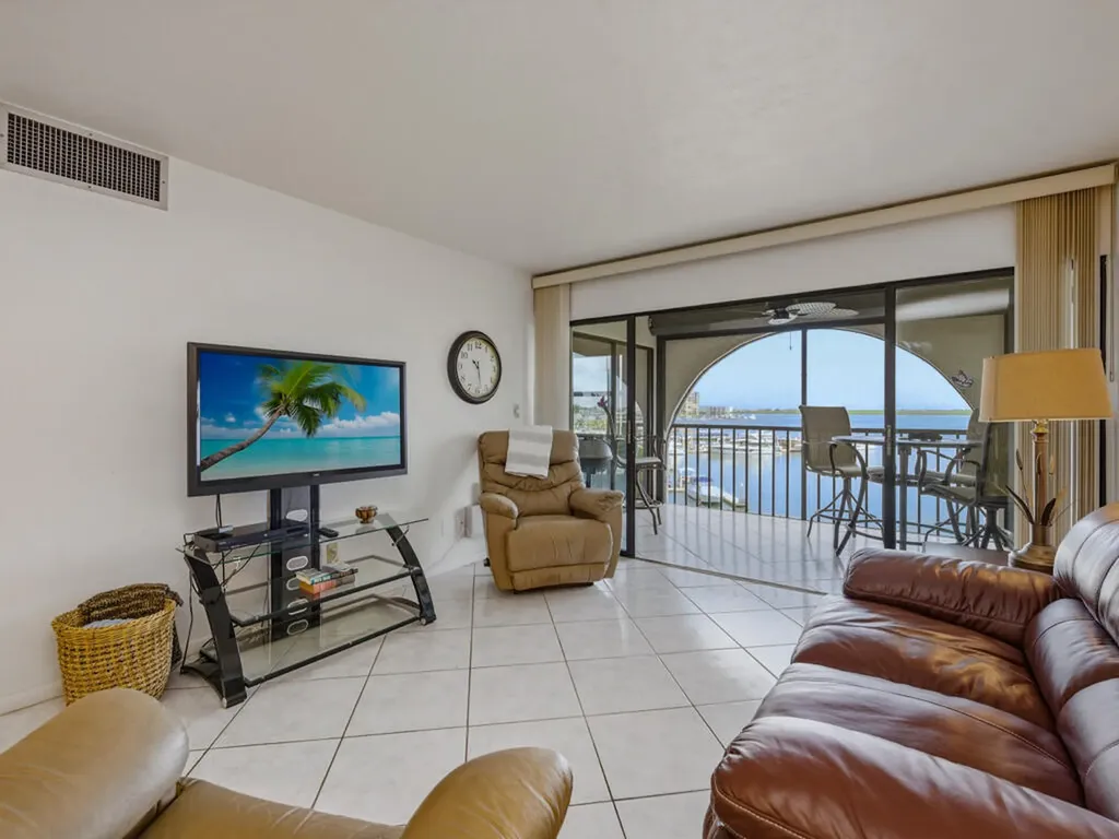 1003 Anglers Marco Island FL 34145