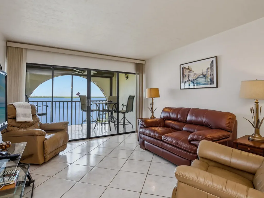 1003 Anglers Marco Island FL 34145