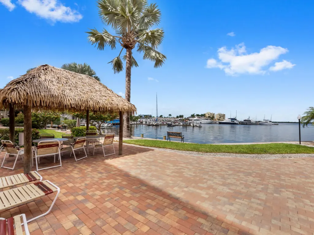 1003 Anglers Marco Island FL 34145