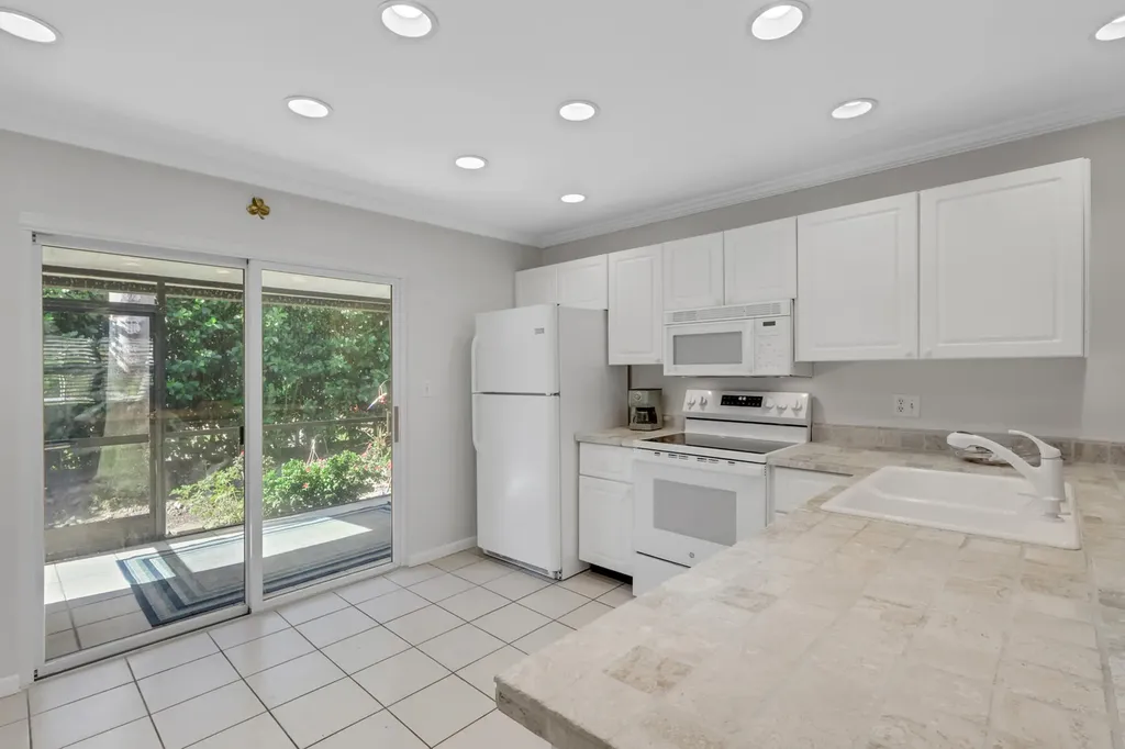 731 W Elkcam Circle Marco Island FL 34145