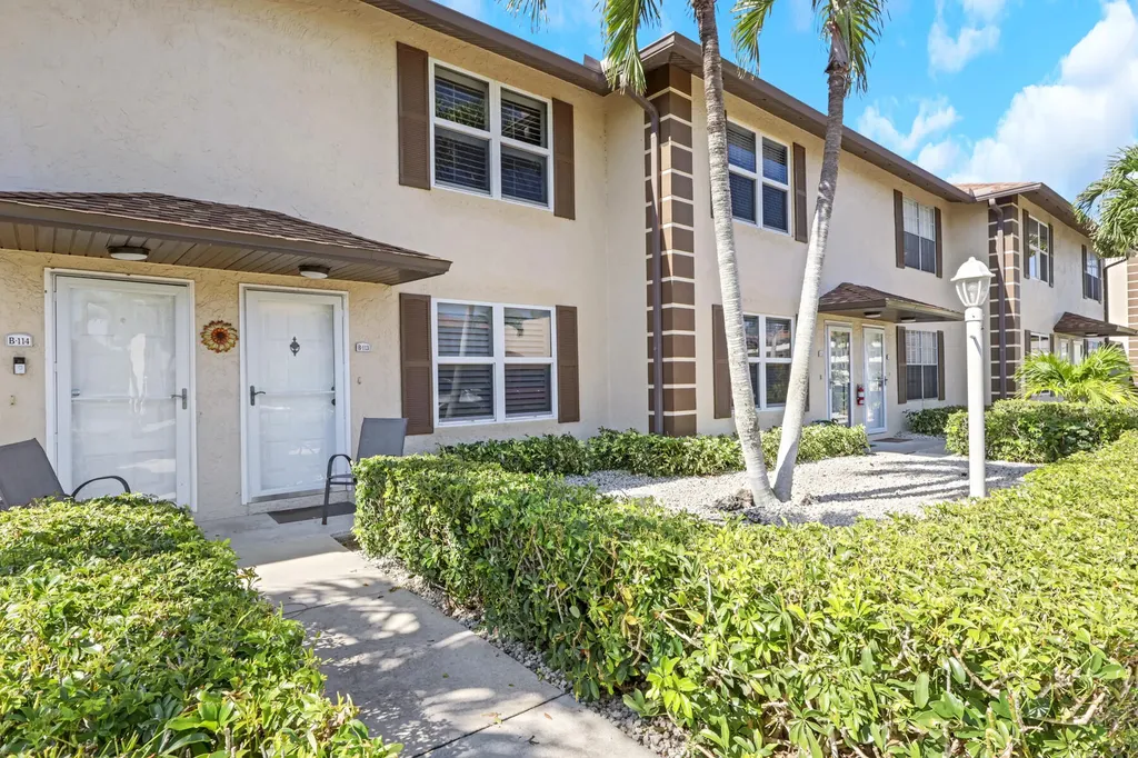 731 W Elkcam Circle Marco Island FL 34145