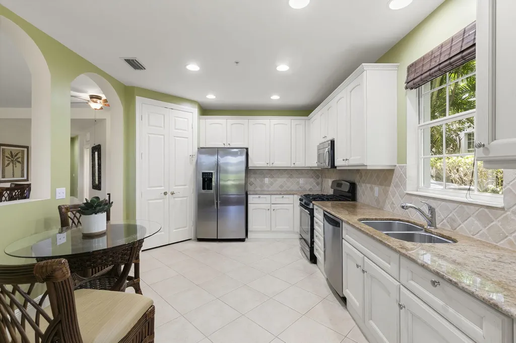 9066 Cascada Way Naples FL 34114