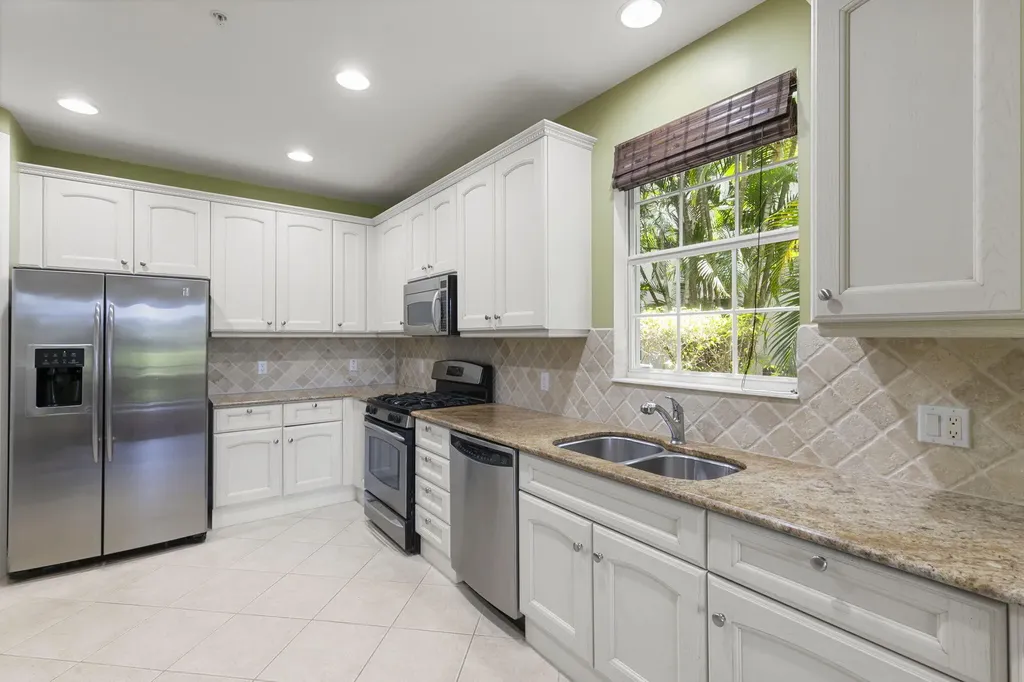 9066 Cascada Way Naples FL 34114